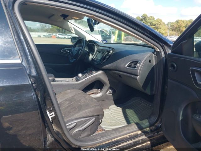 2016 CHRYSLER 200 1C3CCCFB8GN192753 Photo 4