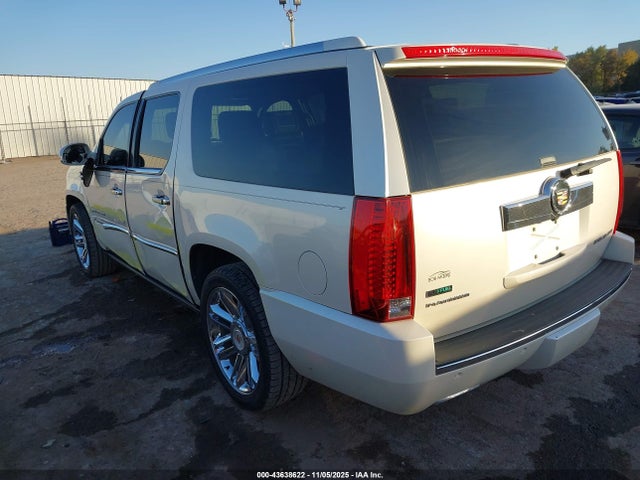 2012 CADILLAC ESCALADE ESV 1GYS4KEF7CR305639 Photo 2