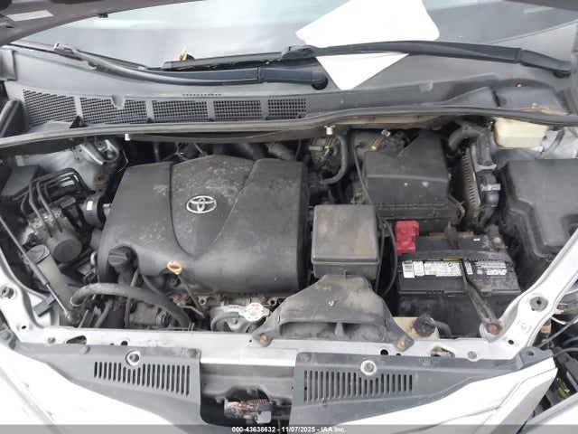 2017 TOYOTA SIENNA 5TDDZ3DC9HS152414 Photo 9