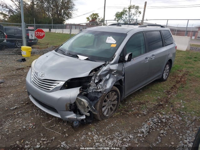 2017 TOYOTA SIENNA 5TDDZ3DC9HS152414 Photo 1