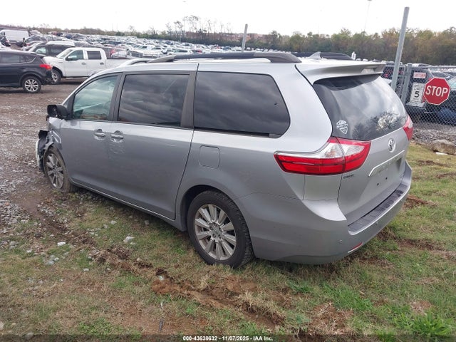 2017 TOYOTA SIENNA 5TDDZ3DC9HS152414 Photo 2