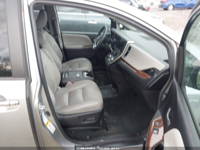 2017 TOYOTA SIENNA 5TDDZ3DC9HS152414 Photo 4