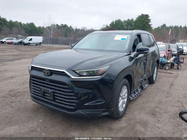 Toyota Grand Highlander Xle 2024 5TDAAAB56RS047902 Image 2