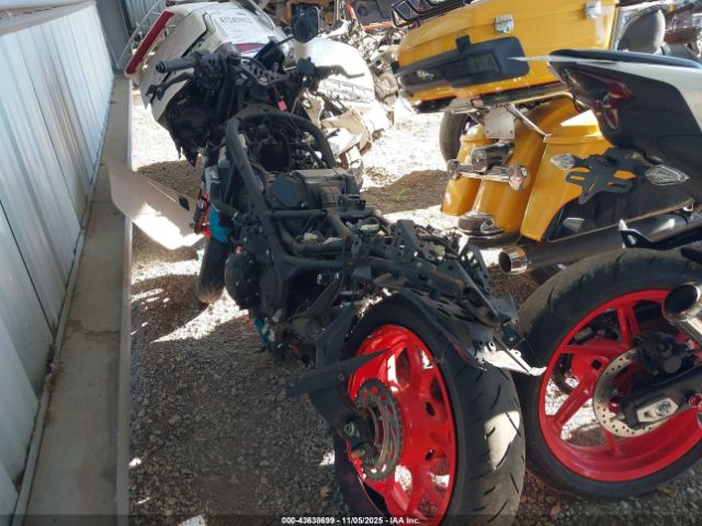 2021 YAMAHA YZFR3 MH3RH18Y1MK007342 Photo 2