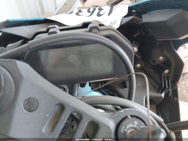 2021 YAMAHA YZFR3 MH3RH18Y1MK007342 Photo 6