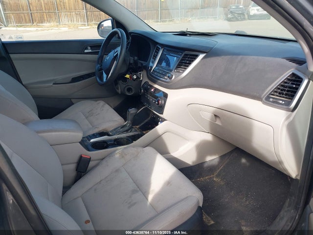 Aukcja sprzedaży 2017 Hyundai Tucson Se, vin: KM8J3CA43HU443418, numer aukcji: 43638764
