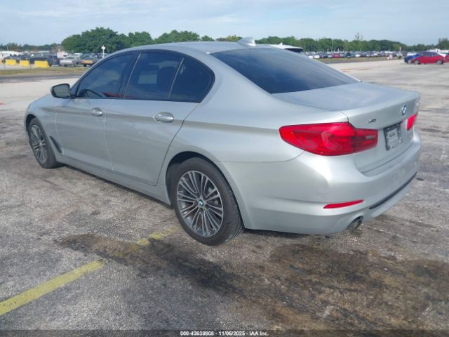 2019 BMW 530I WBAJA7C55KWW21815 Photo 2