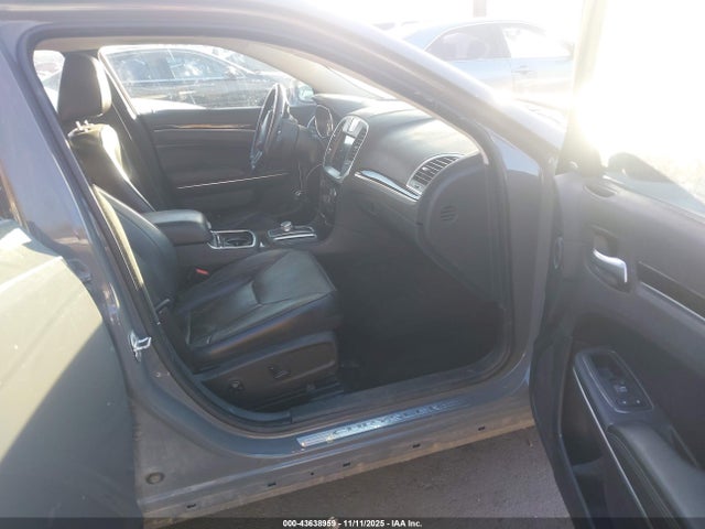 2C3CCAKG3JH165238 Chrysler 300 Limited Awd