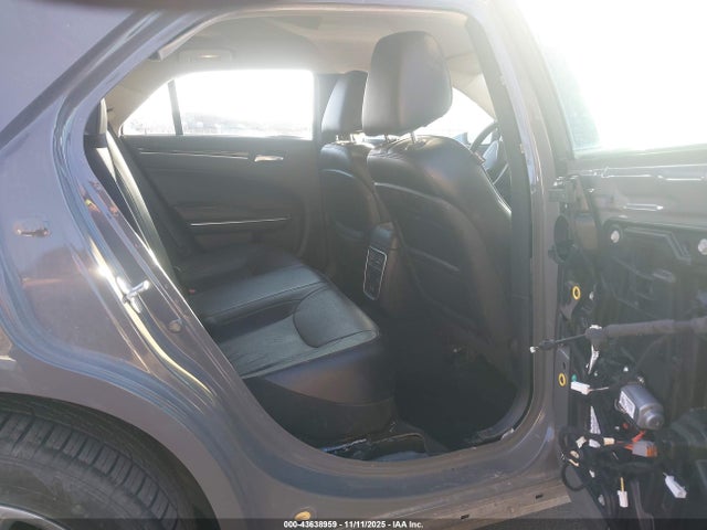 2C3CCAKG3JH165238 Chrysler 300 Limited Awd