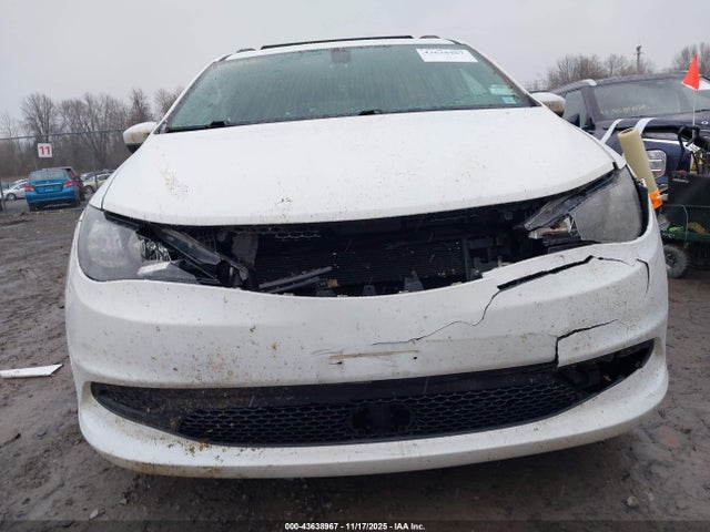 43638967 :رقم المزاد ، 2C4RC1DG2MR542482 vin ، 2021 Chrysler Voyager Lxi مزاد بيع