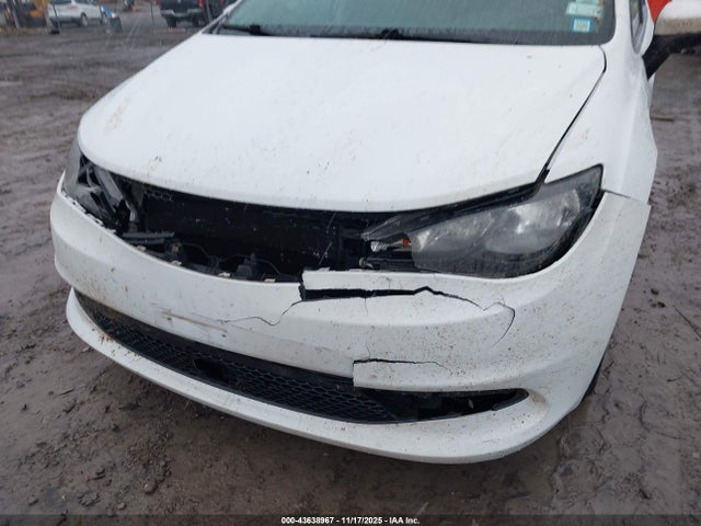 43638967 :رقم المزاد ، 2C4RC1DG2MR542482 vin ، 2021 Chrysler Voyager Lxi مزاد بيع