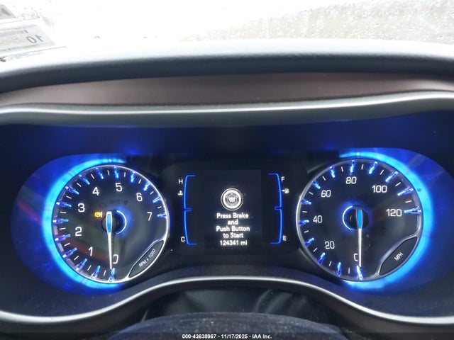 43638967 :رقم المزاد ، 2C4RC1DG2MR542482 vin ، 2021 Chrysler Voyager Lxi مزاد بيع