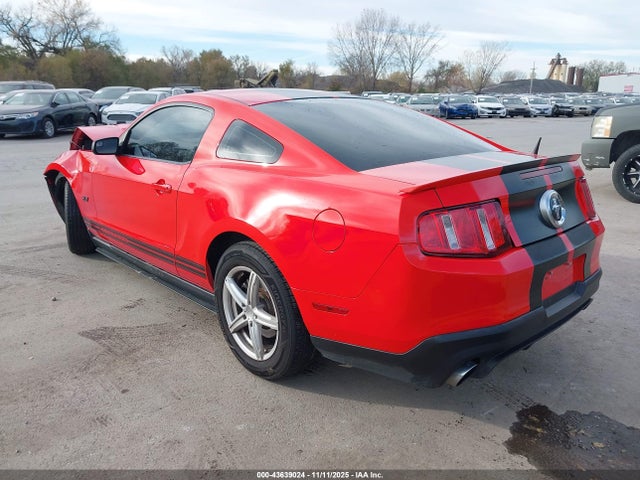 2011 FORD MUSTANG 1ZVBP8AM8B5117381 Photo 2