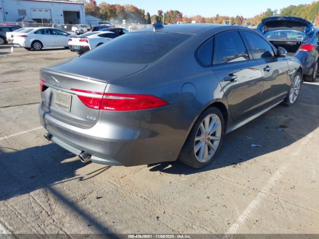 2017 JAGUAR XF SAJBL4BVXHCY46213 Photo 3