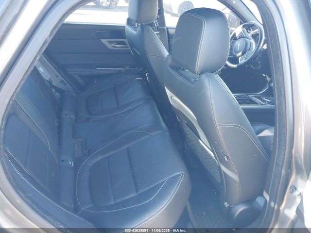 2017 JAGUAR XF SAJBL4BVXHCY46213 Photo 7