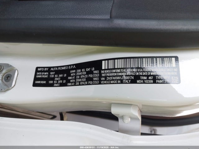 2018 ALFA ROMEO STELVIO ZASFAKNN1J7B98174 Photo 8