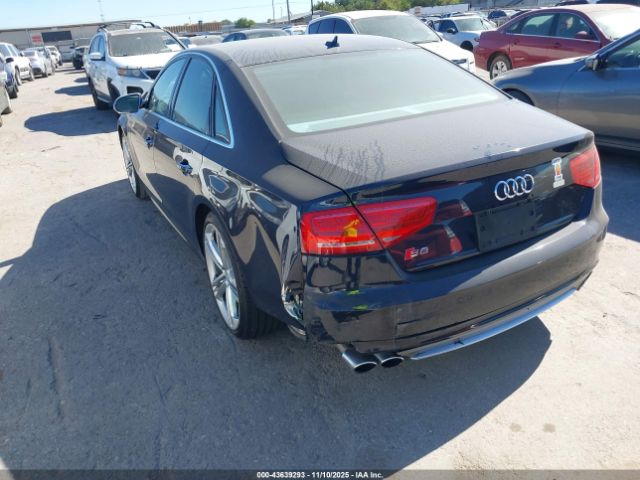 2013 AUDI S8 WAUD2AFD7DN028475 Photo 2