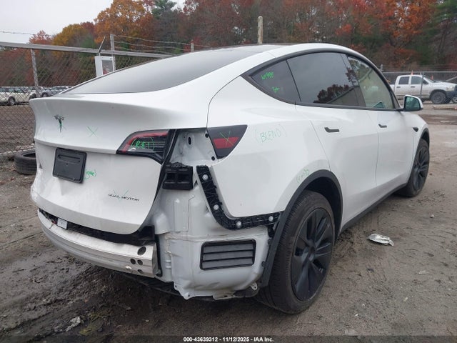 2024 TESLA MODEL Y 7SAYGDEE2RF160988 Photo 3