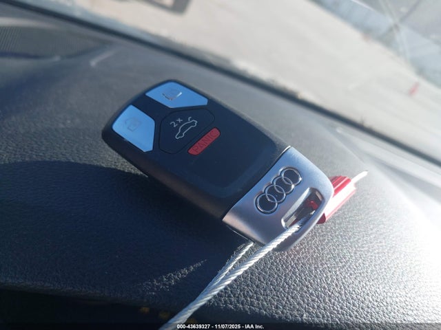 2019 AUDI A4 WAUENAF48KN018367 Photo 10