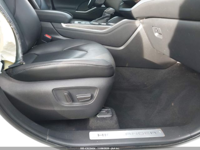 2021 TOYOTA HIGHLANDER 5TDYARAHXMS006576 Photo 4