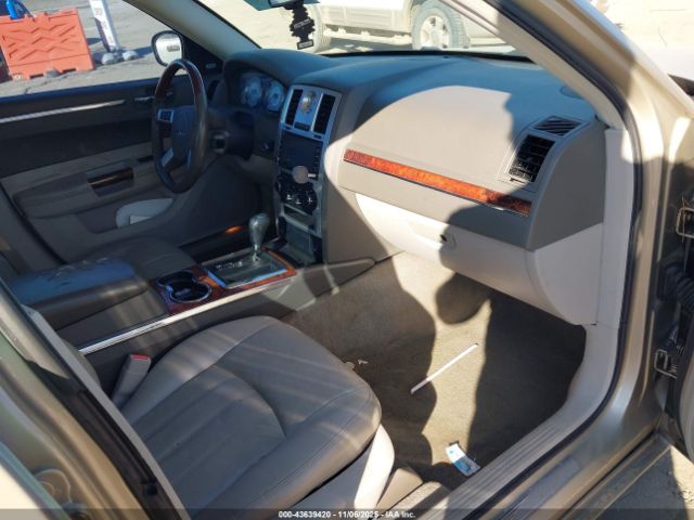 2009 CHRYSLER 300C 2C3KA63T19H523054 Photo 4