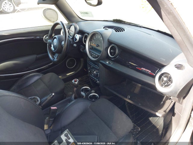 2011 MINI JOHN COOPER WORKS WMWSV9C57BTZ96840 Photo 4