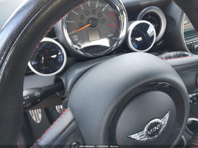 2011 MINI JOHN COOPER WORKS WMWSV9C57BTZ96840 Photo 6