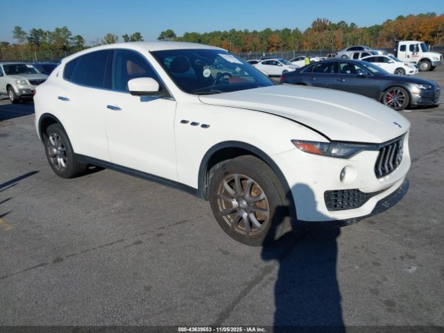 2018 MASERATI LEVANTE ZN661XUAXJX284215