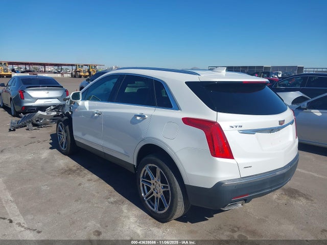 2017 CADILLAC XT5 1GYKNDRS9HZ114358 Photo 2