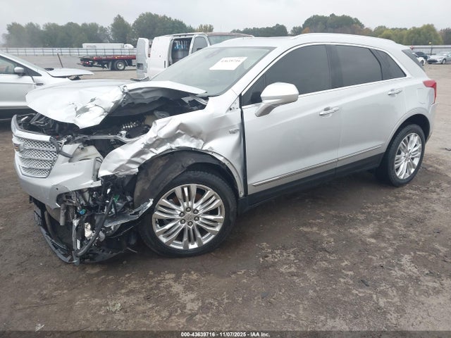2018 CADILLAC XT5 1GYKNERS0JZ238093 Photo 1