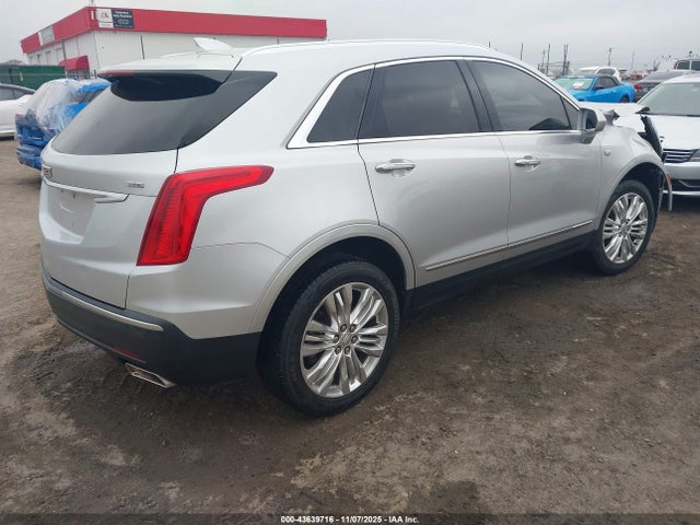 2018 CADILLAC XT5 1GYKNERS0JZ238093 Photo 3