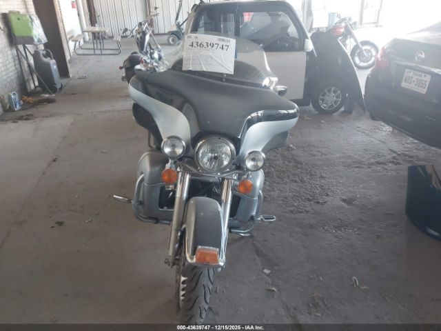 2012 HARLEY-DAVIDSON FLHTK 1HD1KEM15CB645460 Photo 4