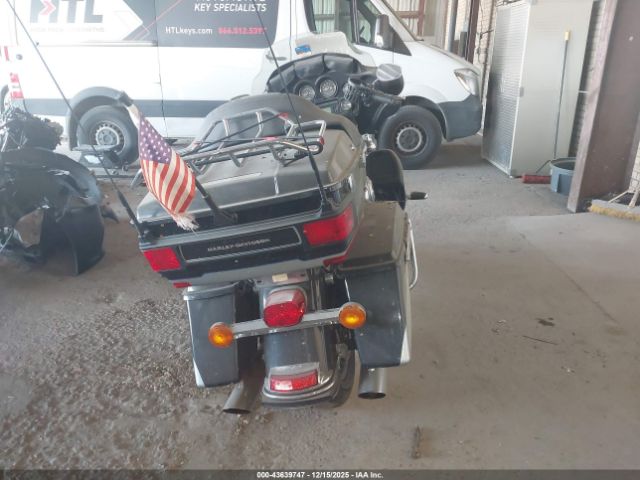 2012 HARLEY-DAVIDSON FLHTK 1HD1KEM15CB645460 Photo 5