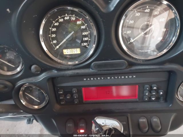 2012 HARLEY-DAVIDSON FLHTK 1HD1KEM15CB645460 Photo 6