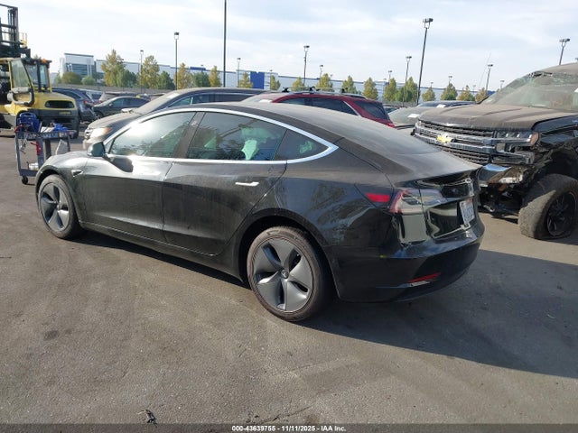 2019 TESLA MODEL 3 5YJ3E1EA2KF409966 Photo 2