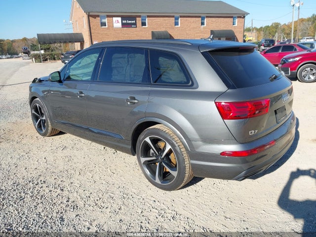 2019 AUDI Q7 WA1LAAF7XKD048597 Photo 2