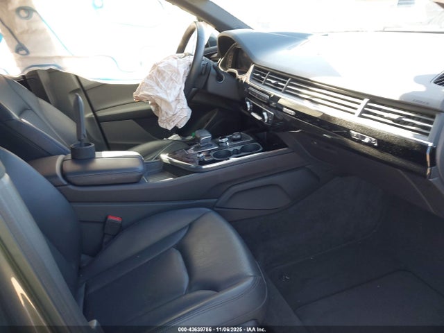 2019 AUDI Q7 WA1LAAF7XKD048597 Photo 4