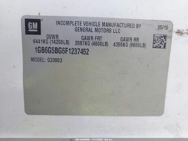43639886 :رقم المزاد ، 1GB6G5BG6F1237452 vin ، 2015 Chevrolet Express Cutaway 4500 مزاد بيع