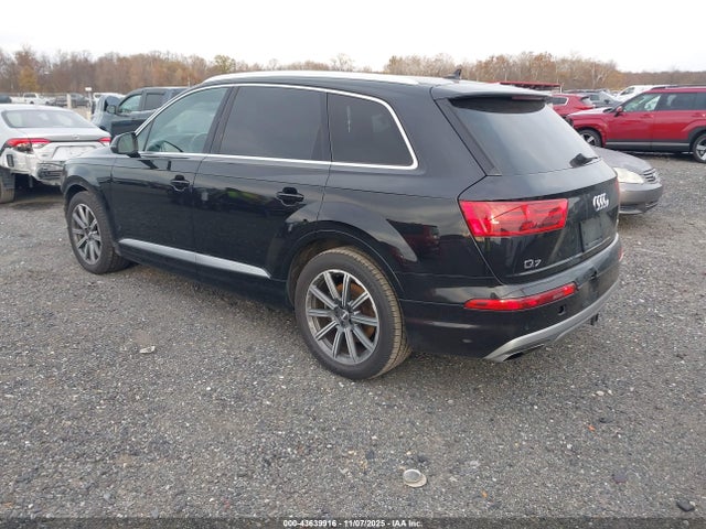 2017 AUDI Q7 WA1VAAF72HD046411 Photo 2