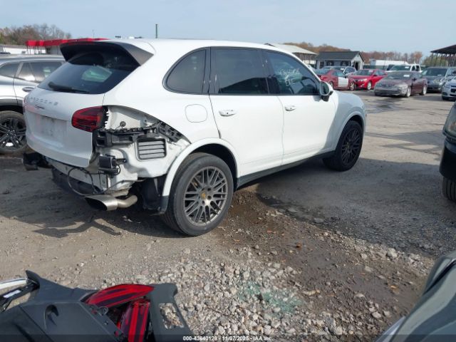 2018 PORSCHE CAYENNE WP1AA2A22JKA03807 Photo 3