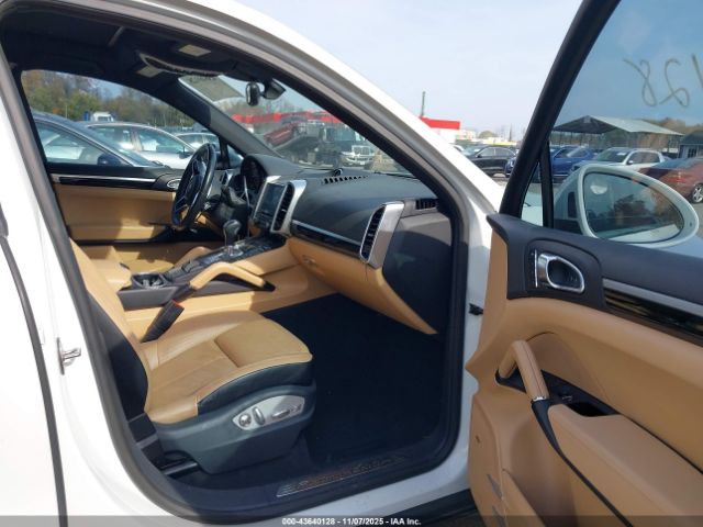 2018 PORSCHE CAYENNE WP1AA2A22JKA03807 Photo 4