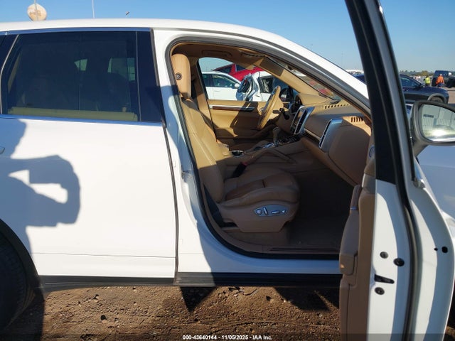 2013 PORSCHE CAYENNE WP1AA2A23DLA03457 Photo 4