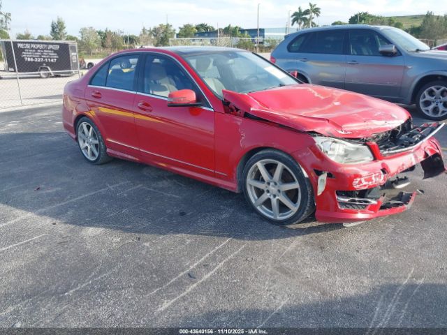 2013 MERCEDES-BENZ C 250 WDDGF4HBXDR301022