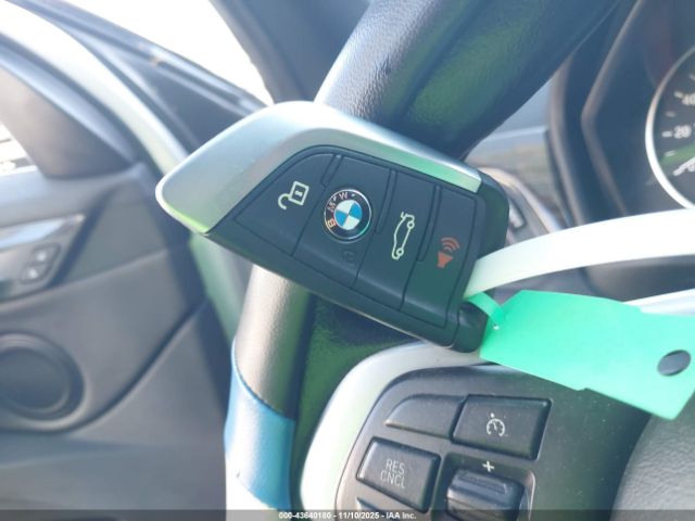 2017 BMW X1 WBXHT3C34H5F81864 Photo 10