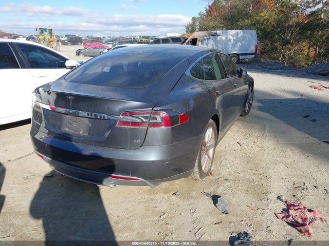 2014 TESLA MODEL S 5YJSA1H12EFP60691 Photo 3