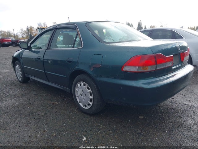 2002 HONDA ACCORD SDN 3HGCG66512G700575 Photo 2