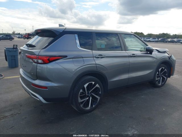 2023 MITSUBISHI OUTLANDER JA4J3UA88PZ012775 Photo 3