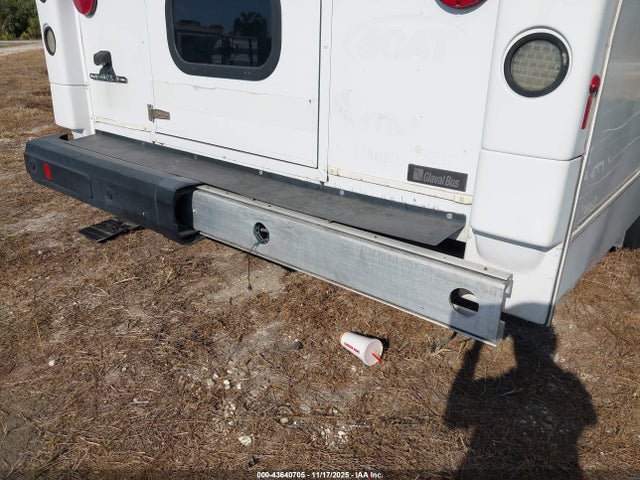 43640705 :رقم المزاد ، 1HA6GUBG6HN008315 vin ، 2017 Chevrolet Express Cutaway 4500 Series مزاد بيع