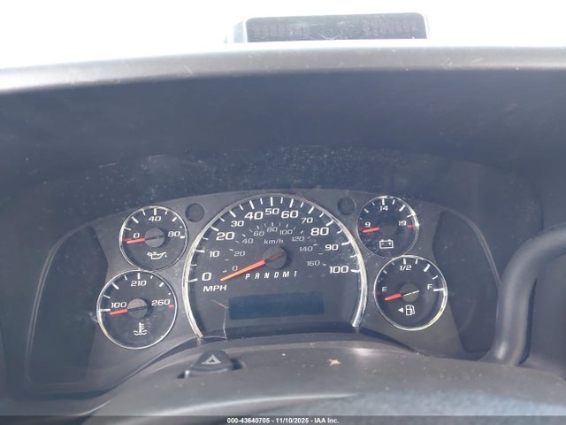 43640705 :رقم المزاد ، 1HA6GUBG6HN008315 vin ، 2017 Chevrolet Express Cutaway 4500 Series مزاد بيع