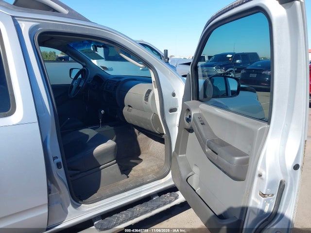 2011 NISSAN XTERRA 5N1AN0NU7BC510893 Photo 4